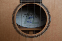 Arnaldo-Lopez-gitaarbouw-Tenor-ukulele-label-guitar
