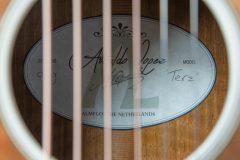 Terzgitaar_ArnaldoLopez_label-scaled