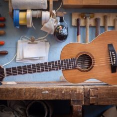 Terz-Guitar-Arnaldo-Lopez-Port-Orford-Red-Cedar-Walnut-01